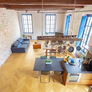 Apartment Sunny Stylish Spacious Loft In Old-port, Marseille