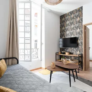 Apartment Les Petits Pavillons Standing 1 4 Pers Clim Vieux-port, Marseille